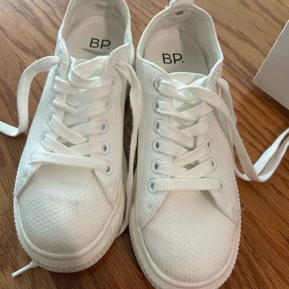 BP Ivory Lace-Up Sneakers - Picture 3 of 5